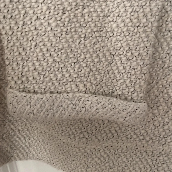 H&M cream sweater small - Picture 5 of 6